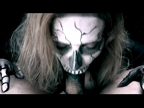 ❤️ Demon cailín sucking coileach lena béal dubh agus shlogtha cum. ❤️❌ Gnéas ardchaighdeáin ag ga.naughtyhentai.ru ❤